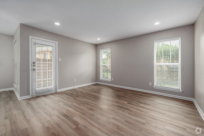 1BR, 1BA - 683SF - Living Room - Forest Creek Apartments