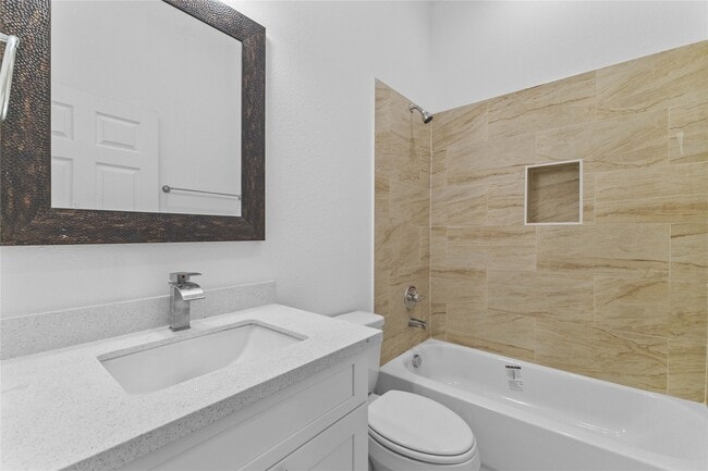 Building Photo - 7805 Farnsworth St