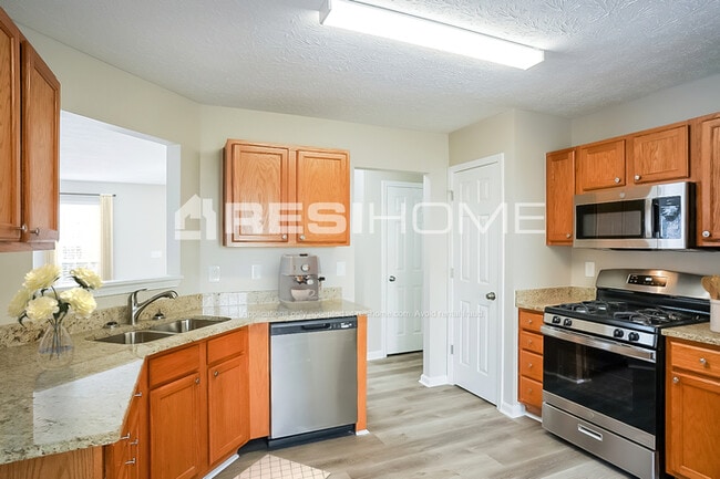 Building Photo - 8761 Valley Lakes Ct