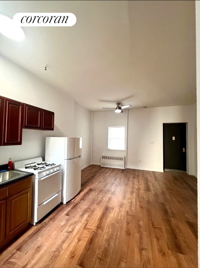 Foto del edificio - 662 4th Ave