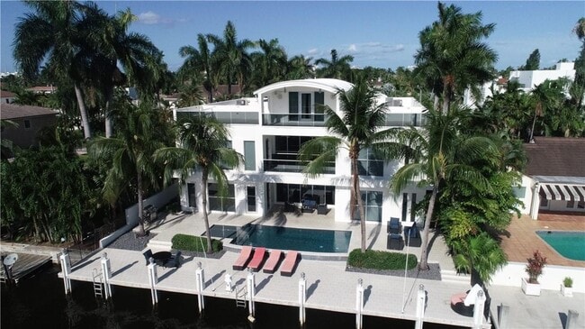 Building Photo - 421 Isle Of Capri Dr