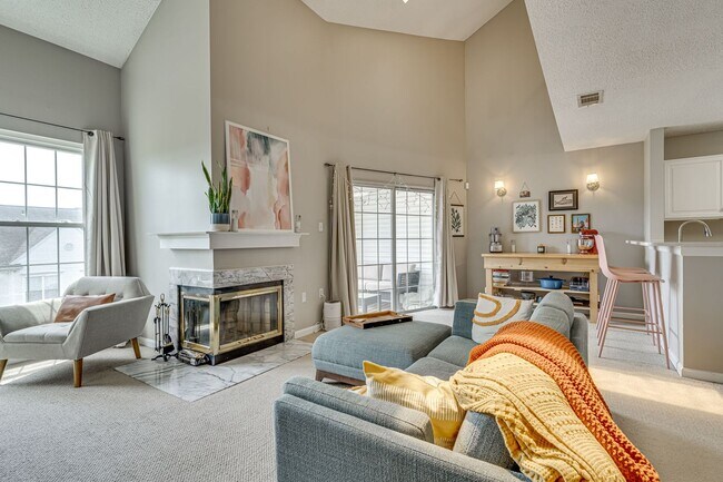 Foto del edificio - Top Floor Condo with Loft!