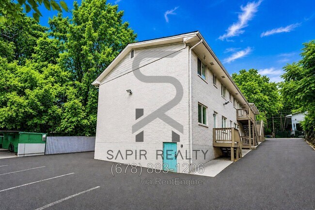 Interior Photo - 359-371 Lanier St NW, Atlanta, GA 30318