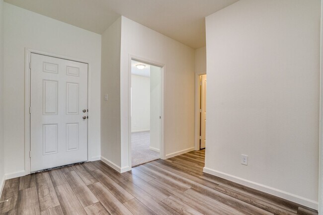 Foto del edificio - 778 Camden Dr