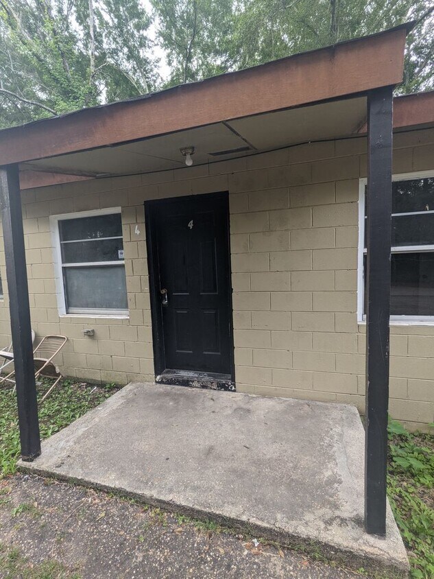 Primary Photo - 2 BDRM 1 BATH
