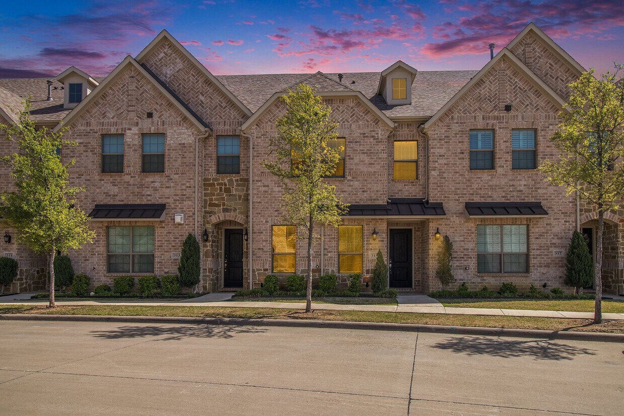 315 Ferndale St, Lewisville, TX 75067 Townhome Rentals in Lewisville TX