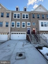 Building Photo - 229 Birdie Ct