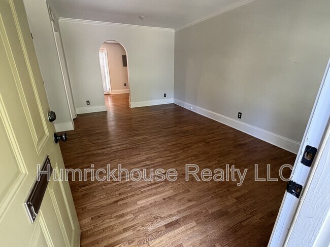 Foto del edificio - 1215 Pinecrest Ave