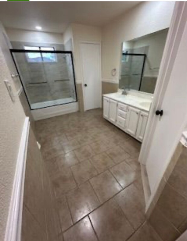 Building Photo - 13705 Lothian Dr