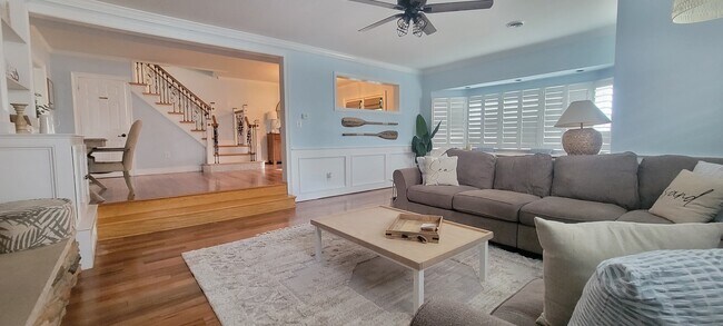 Foto del edificio - 6404 Monmouth Ave