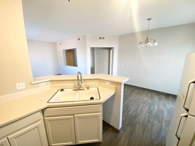 Foto del edificio - Gated Community Comfort – 2 Bed, 2 Bath Be...