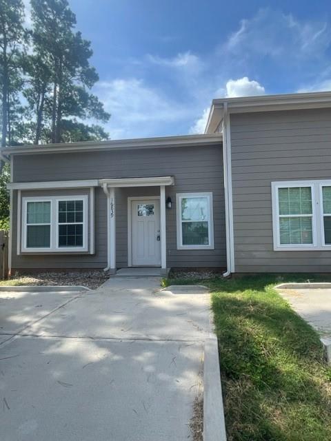 Foto principal - 16839 Balmoral St