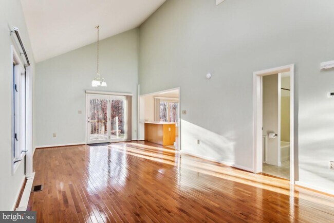 Foto del edificio - 1232 Lakeview Dr
