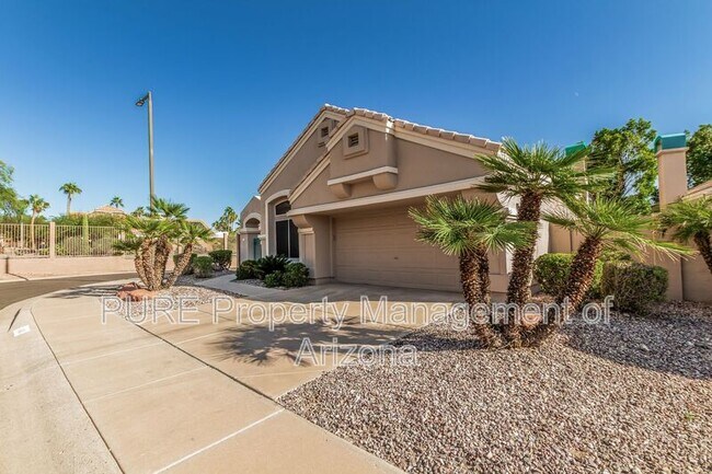 Building Photo - 1143 E Hiddenview Dr