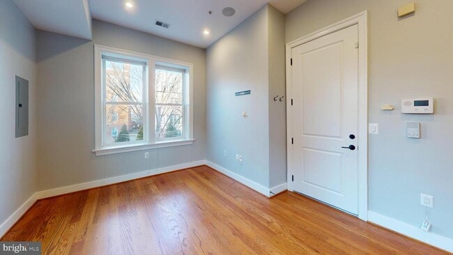 Foto del edificio - 1619 Constitution Ave NE