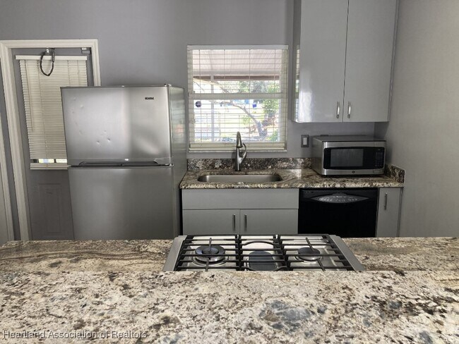 Foto del edificio - 3908 Mandarin Rd