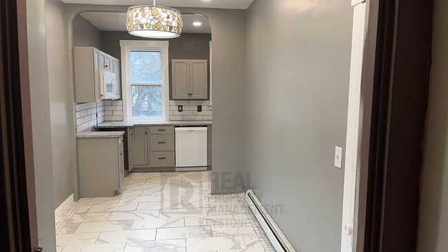 Building Photo - Recently Renovated 5 Bedroom House!