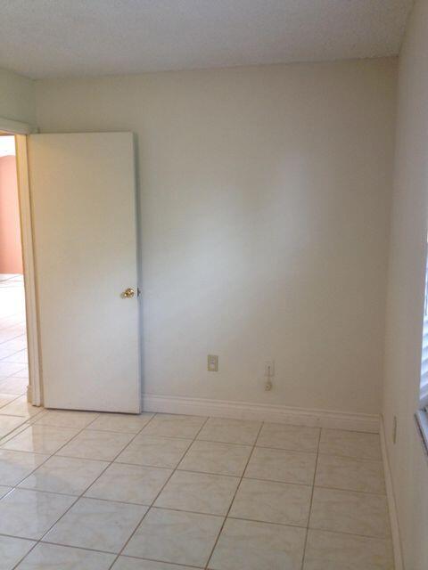 Building Photo - 2737 SE Helms Ave