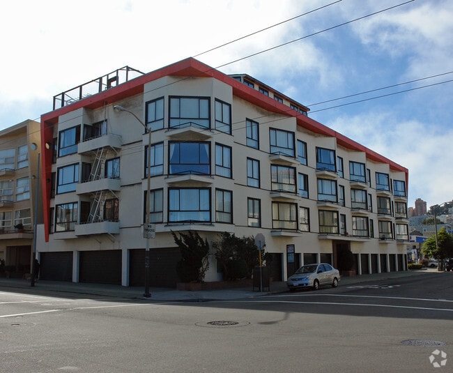 Building Photo - 3250 Laguna St
