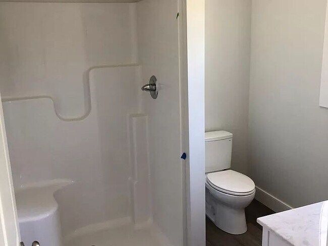 Foto del edificio - 79 N St Ext