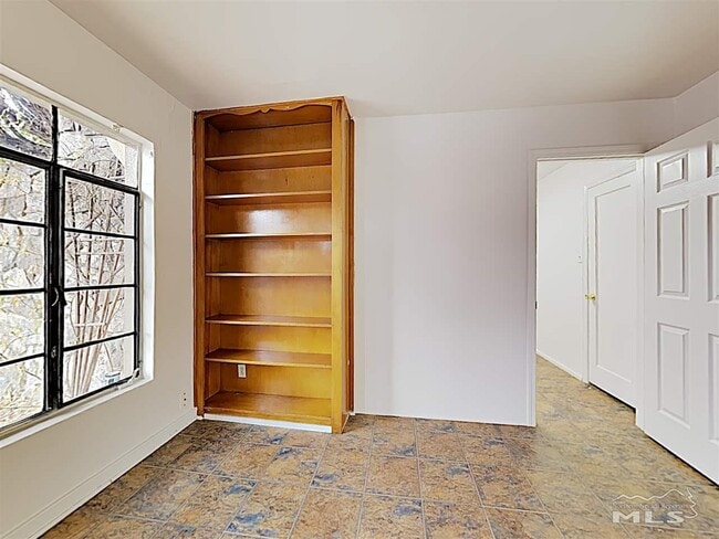 Building Photo - 1380 N Sierra St