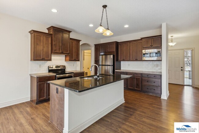Foto del edificio - 4 bedroom 3 bath - Andover - ***Andover Sc...