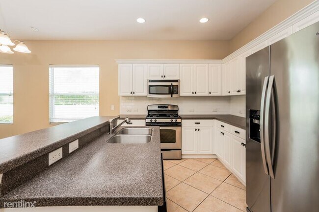 Foto del edificio - 3 br, 3 bath House - 4946 Newport News Circle