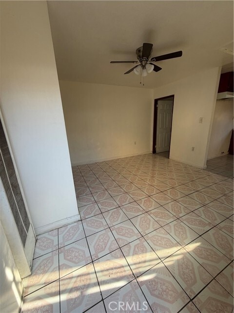 Foto del edificio - 529 S Humphreys Ave
