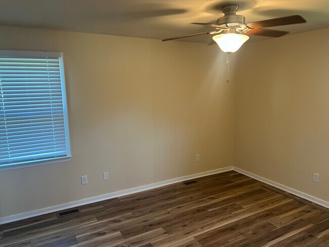 Foto del edificio - 11425 Walton Lake Rd