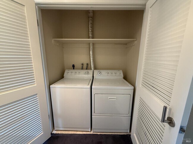 Foto del edificio - 310 Spyglass Pkwy