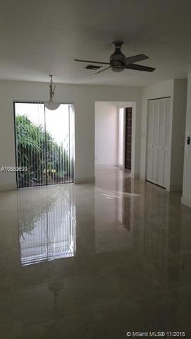 Foto del edificio - 16510 Country Club Crescent