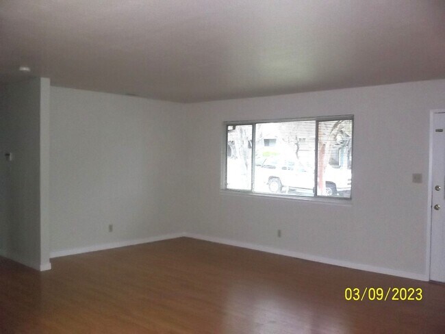 Foto del edificio - Three bedroom home in Fair Oaks