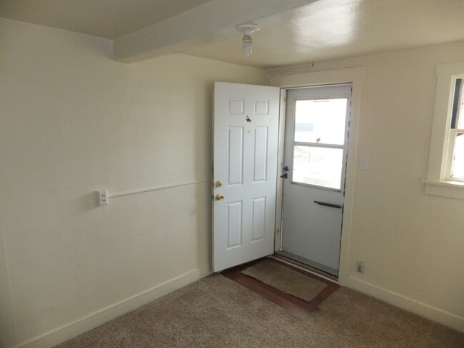 Building Photo - 694 Ridge Ave