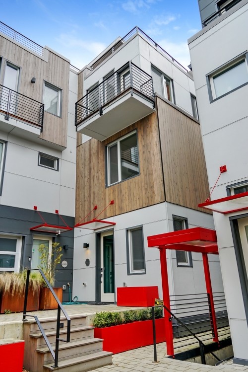 Building Photo - 414 12th Ave E
