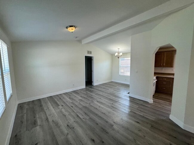 Building Photo - 3 bedroom 2 Full Bath Mobile Home Close to...
