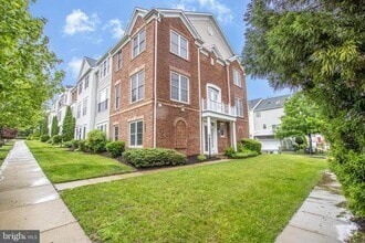 Building Photo - 14741 Potomac Branch Dr