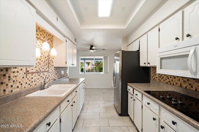 Building Photo - 4530 E Emelita Ave