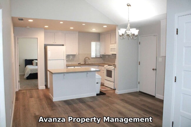 Building Photo - Home for Rent 2 Bed/2 Bath - 1,133 Sq Ft. Rent: $1,995/month Deposit: $2,992.5