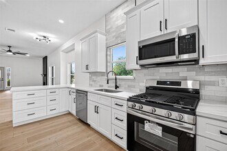 Building Photo - 1522 New Cedars Dr