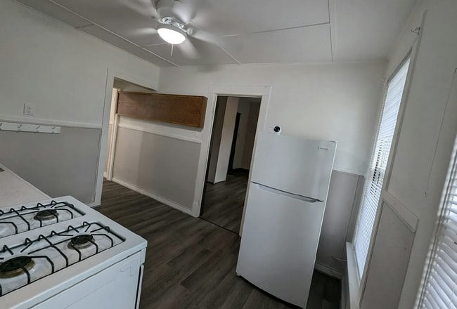 Building Photo - ?? Affordable 1BR/1BA Apartment – Pet Friendly with Shared Yard