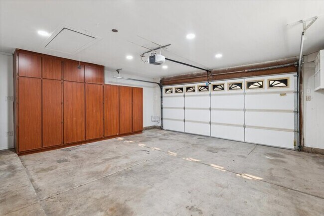 Foto del edificio - Spacious 4BR, 2BA Home with Modern Comfort