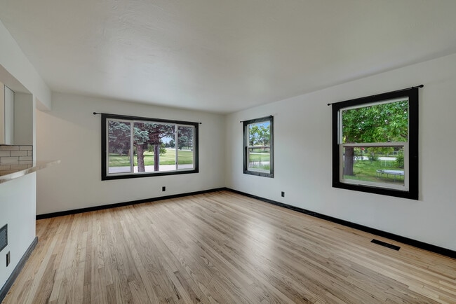 Building Photo - 831 N 40th St