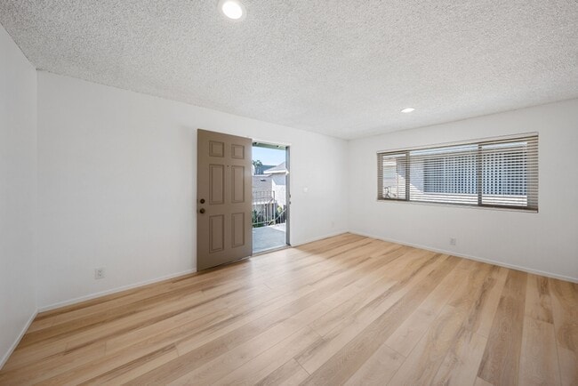 Building Photo - 3913 W 178th St