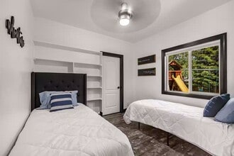 Building Photo - 304 Palomino Dr