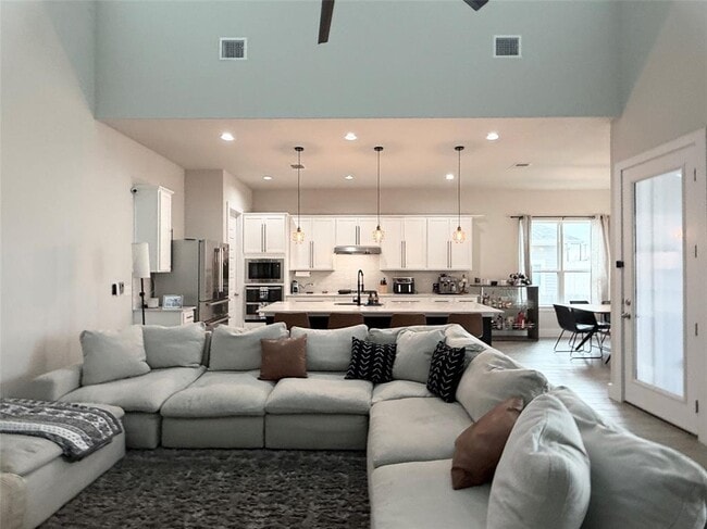 Foto del edificio - 11216 Charger Wy