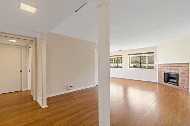 Building Photo - 775 Chestnut St