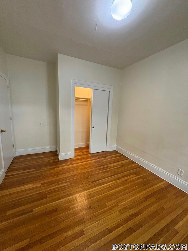 Building Photo - 33 Lancaster Terrace