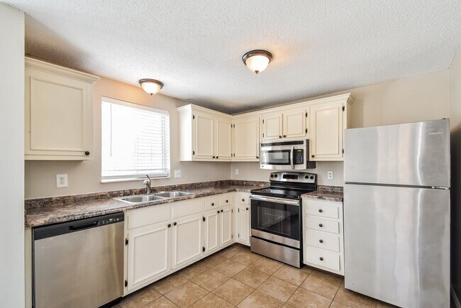 Building Photo - 6815 Azalea Hill Cove