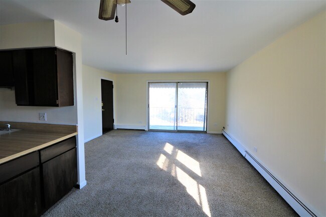 Building Photo - 15038 Chicago Rd