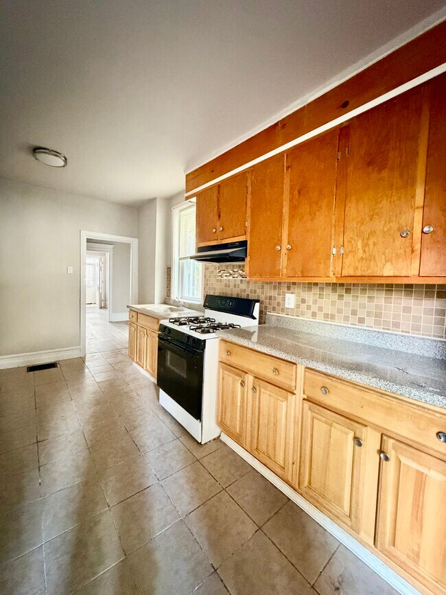 Photo - 27 N Edgewood St- Townhome